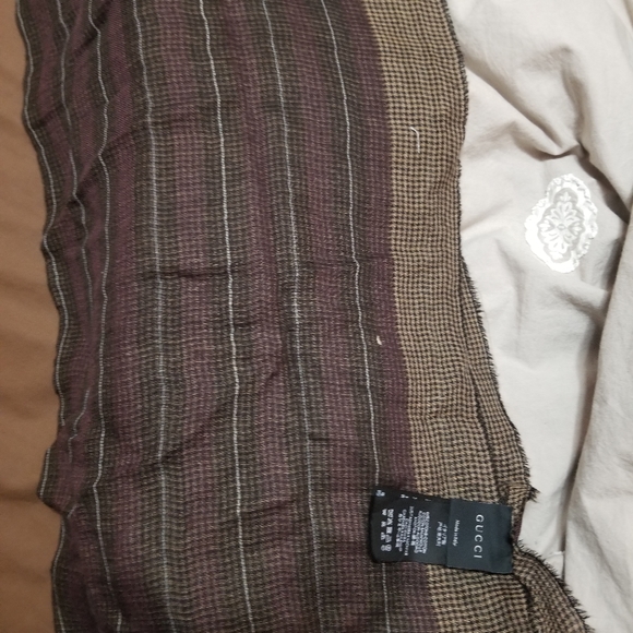 Mens or unisex Gucci scarf - Picture 2 of 3